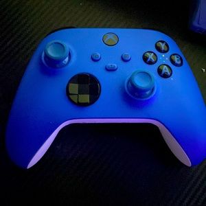 Works perfect no sticky buttons